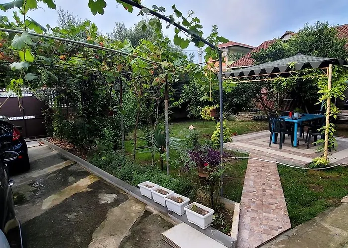 Teba Garden's 3*